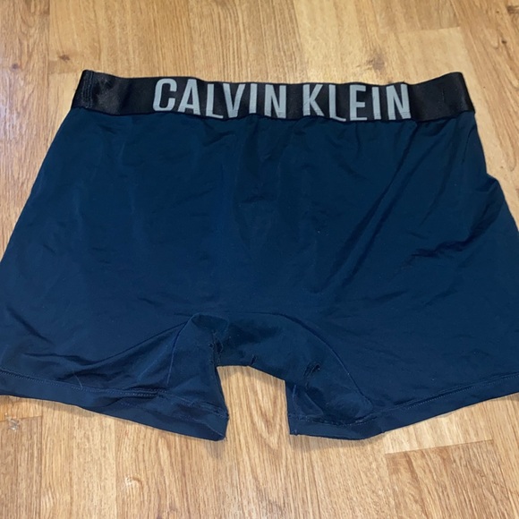 **Calvin Klein Underwear - Picture 3 of 4